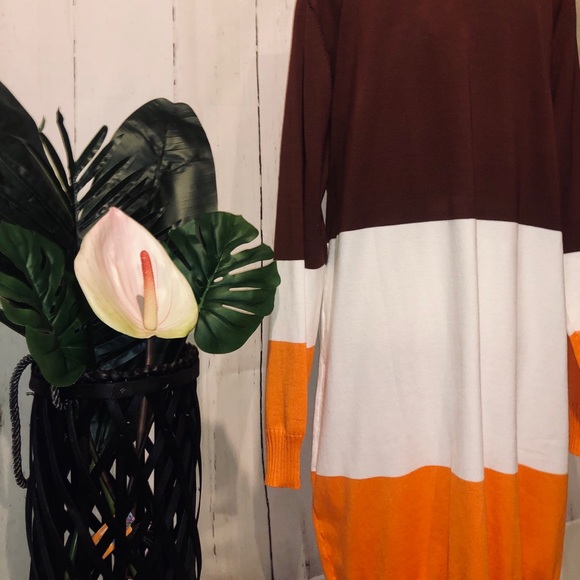 •NWT• RUST-WHITE-ORANGE CARDIGAN - Picture 5 of 7